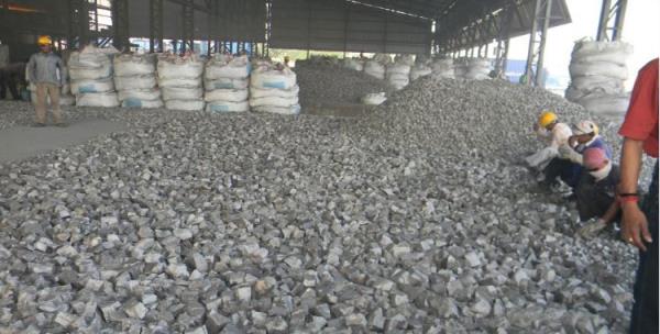 تولیدکنندگان شمش آلومینیوم به سمت مصرف قراضه به جای پودر آلومینا سوق یافتند/ واگرایی قیمت آلومینا و قراضه آلومینیوم در بازار