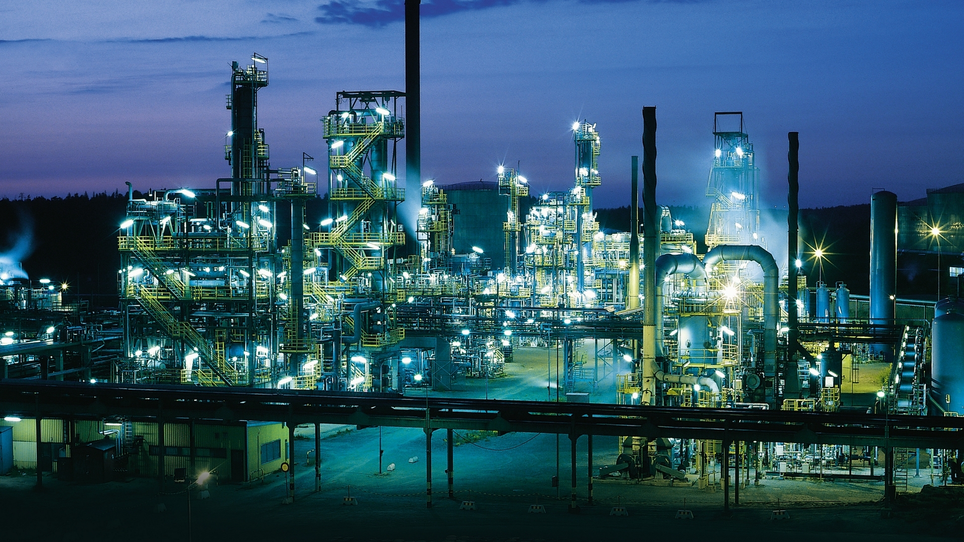 ۳۰ درصد از بازار تأمین تجهیزات مورد نیاز صنعت نفت در اختیار سازندگان داخلی است